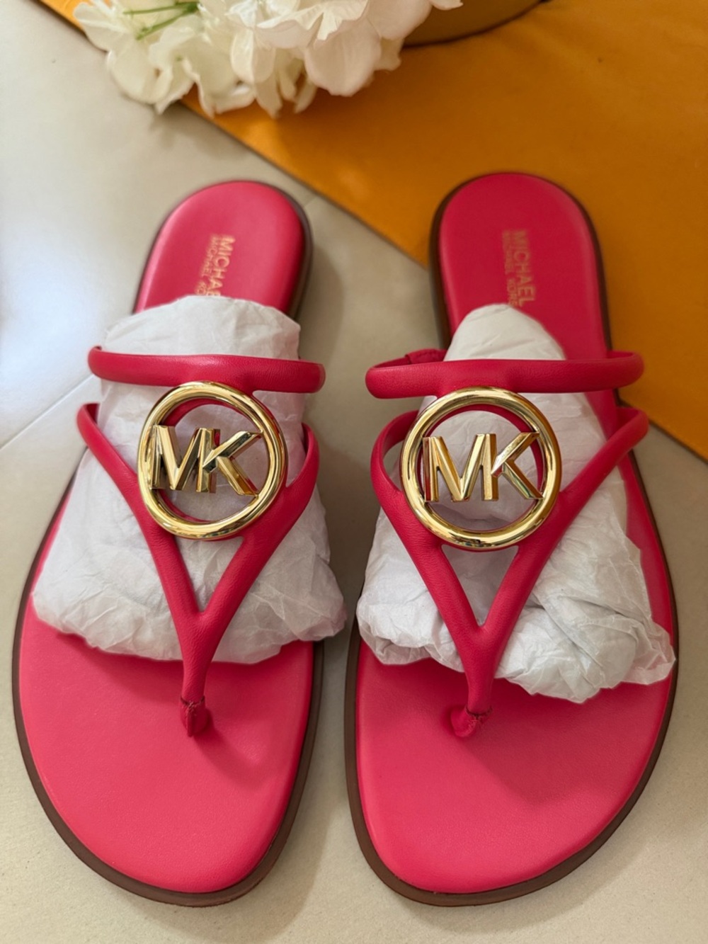 Michael Kors Pink Jelly Logo Thong Sandals with Gold MK Emblem - Picture 7 of 7